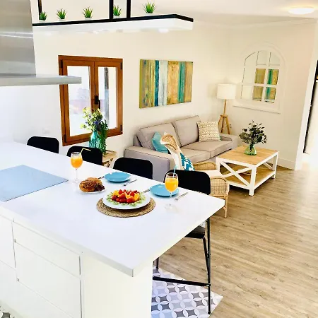 Ereza Lobos Villa *