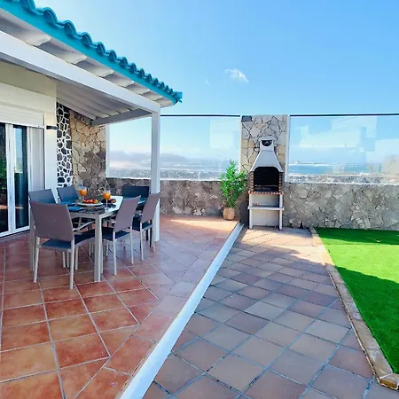 Ereza Lobos Villa