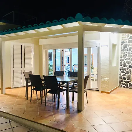 Ereza Lobos Villa *
